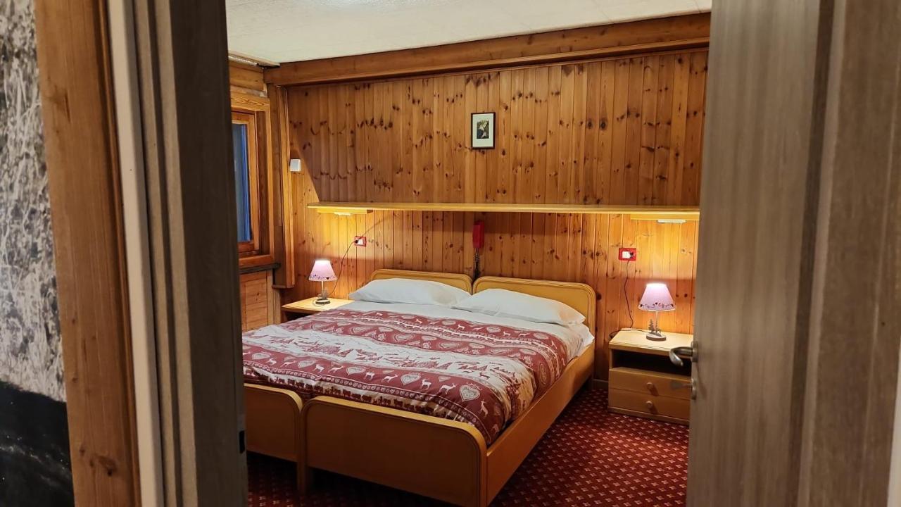 Apartments Suites Lac Bleu Breuil-Cervinia Esterno foto