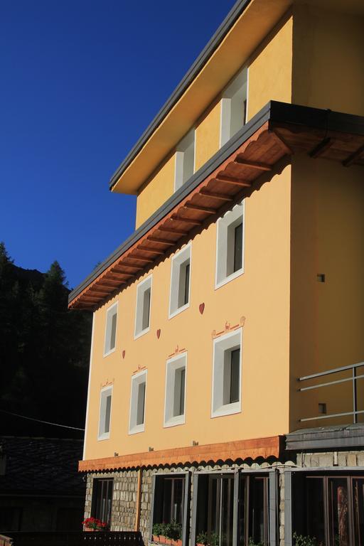 Apartments Suites Lac Bleu Breuil-Cervinia Esterno foto